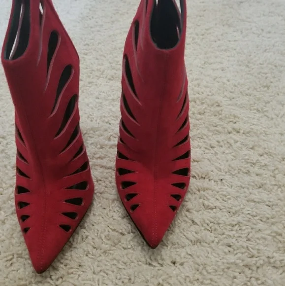 Giuseppe Zanotti Red suede Cage ankle bootie - Picture 4 of 8